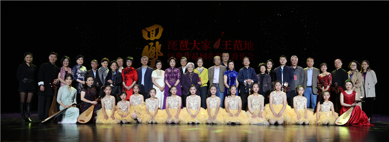 音乐会合影.jpg