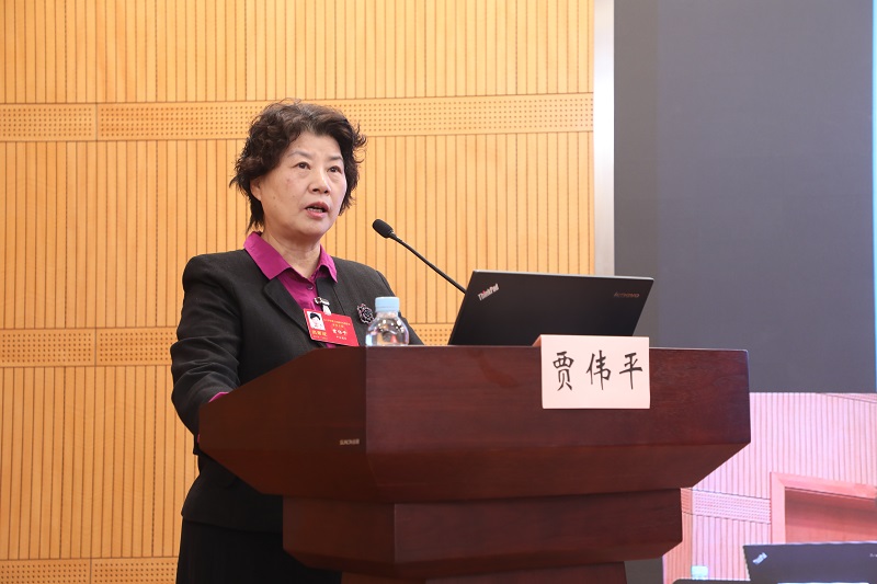 贾伟平院士作科学报告缩.jpg