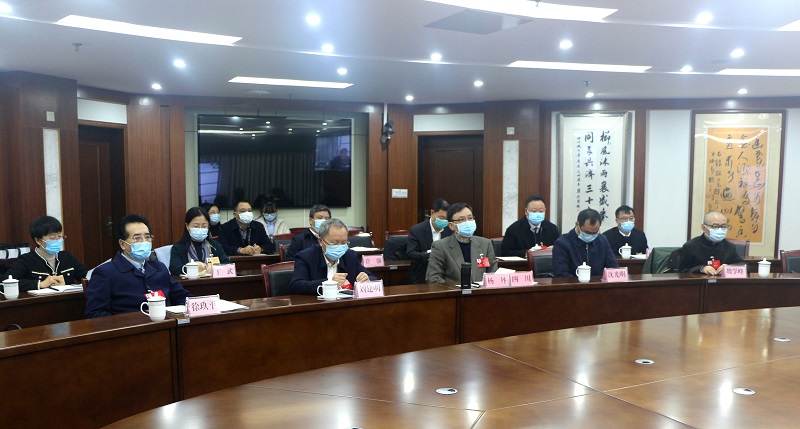 卢柯副主席在辽宁分会场听取科学报告缩.jpg