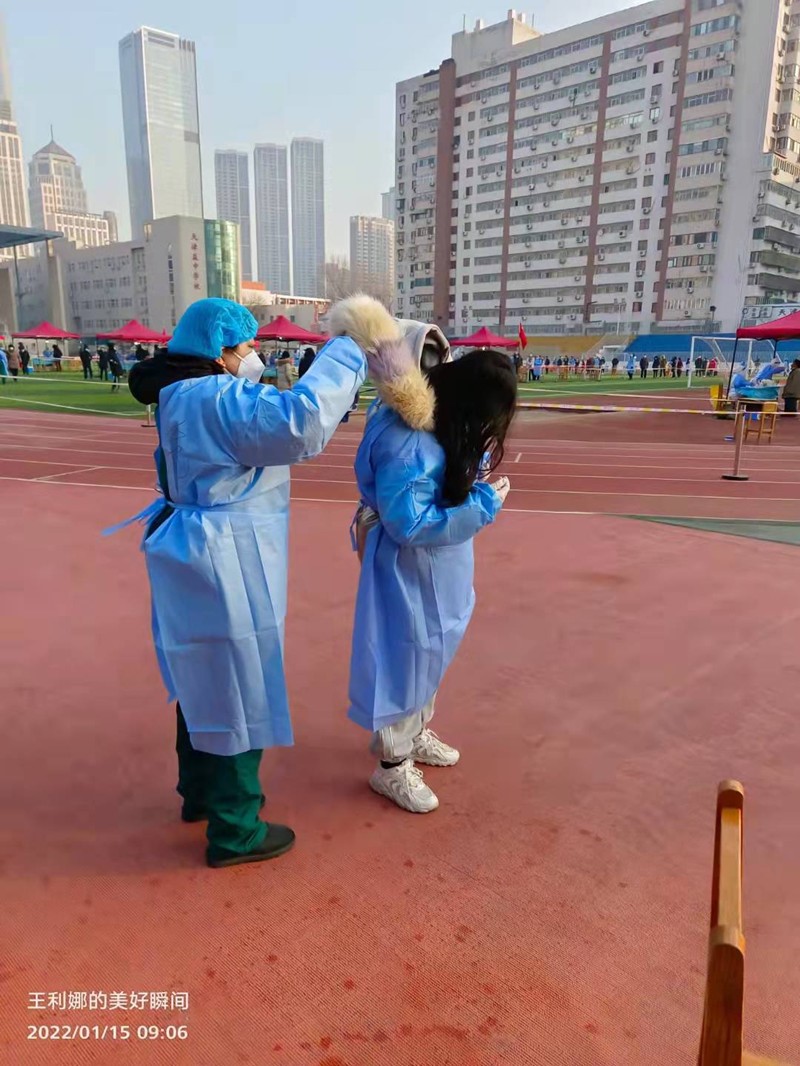 王丽娜_副本.jpg